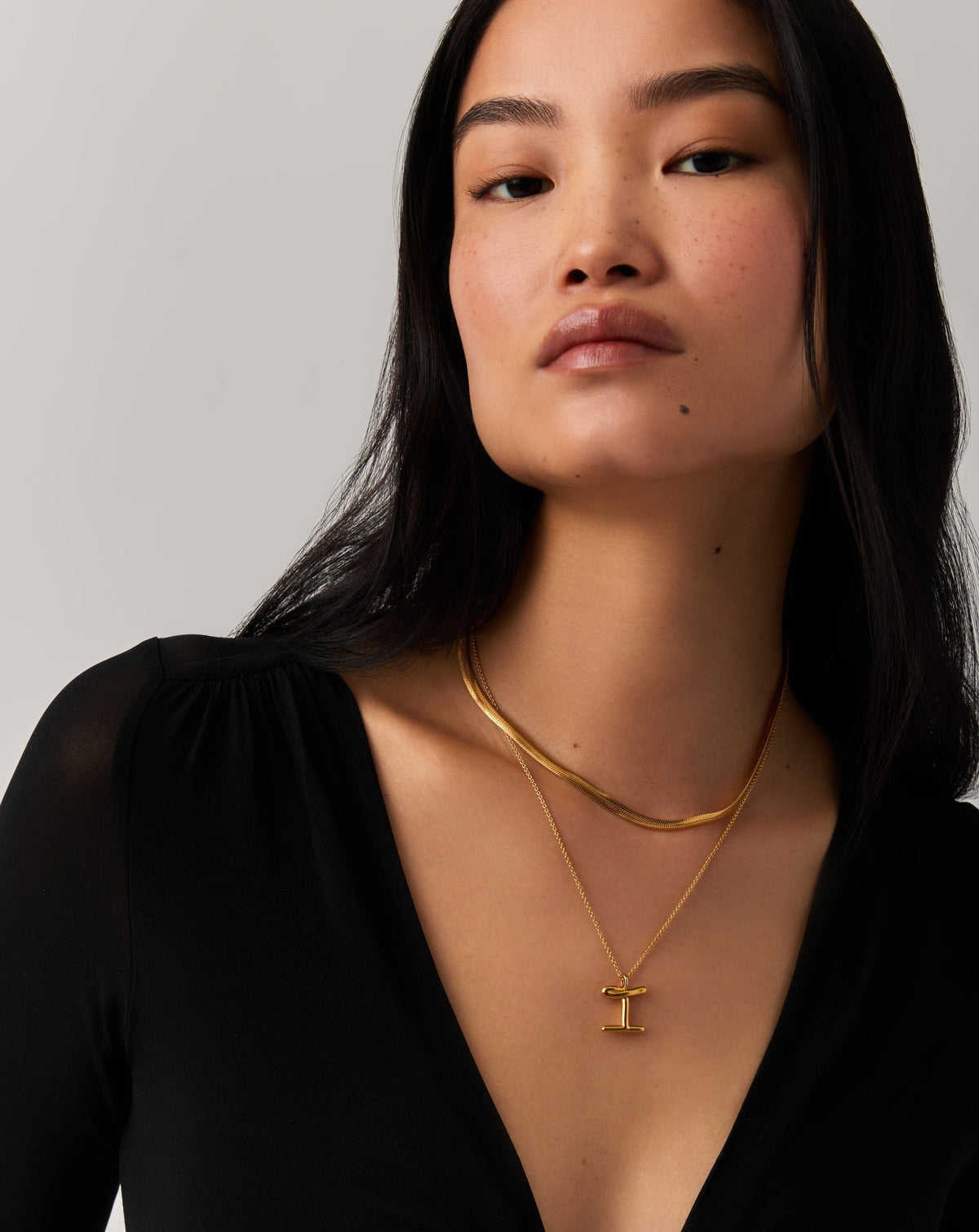 Curly Molten Initial Pendant Necklace - I | 18k Gold Vermeil