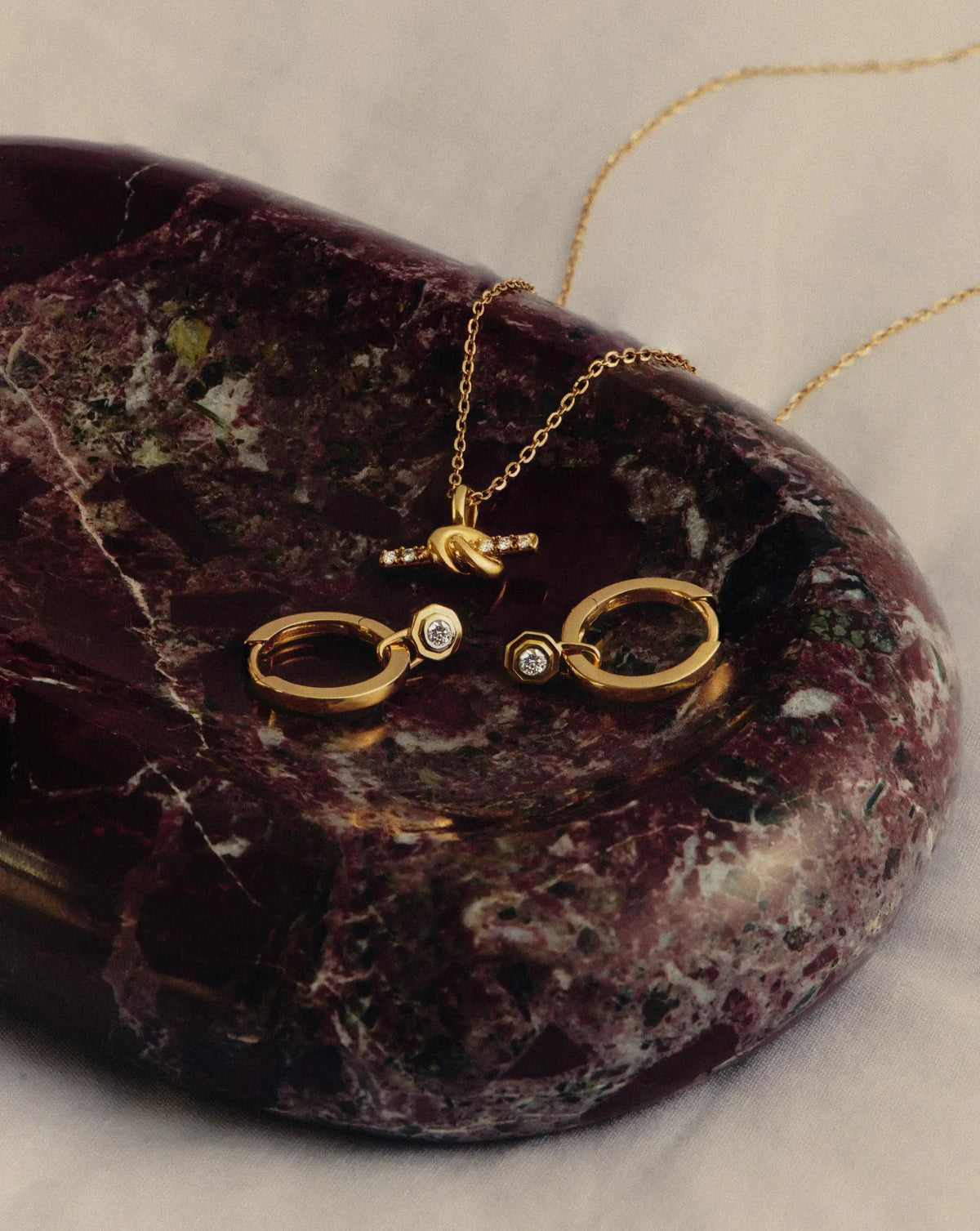 Lucy Williams Solid Gold Diamond T-Bar Pendant Necklace | 14k Solid Gold/Lab Grown Diamonds